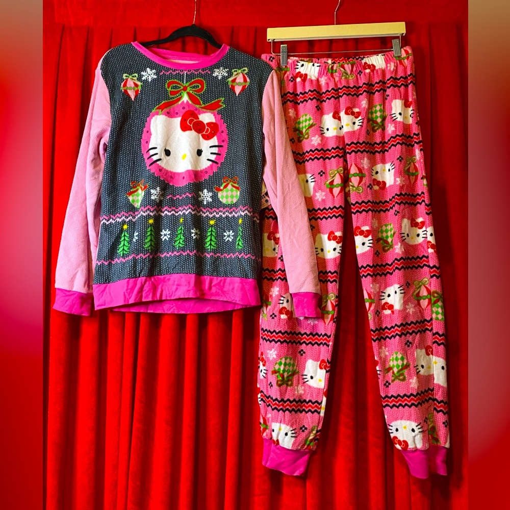 New with tags Sanrio hello kitty pink fleece pajamas